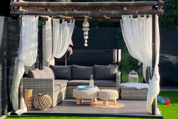 Bamboo Pergola + Bamboo / Straw Roof